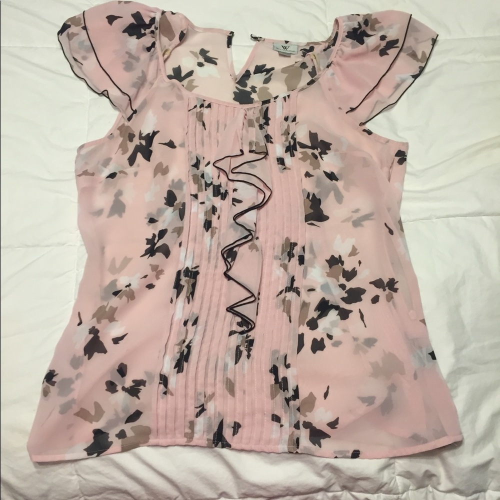 Gorgeous floral Worthington top.
